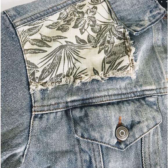 Distressed denim jacket - Picture 3 of 3